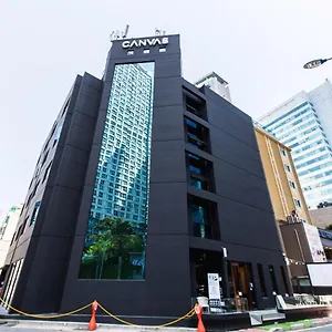  호스텔 Canvas Black